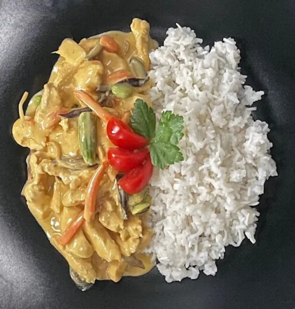 Putenstreifen mit Asiagemüse und Basmatireis