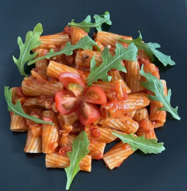 Rigatoni al Arrabiata mit Speck